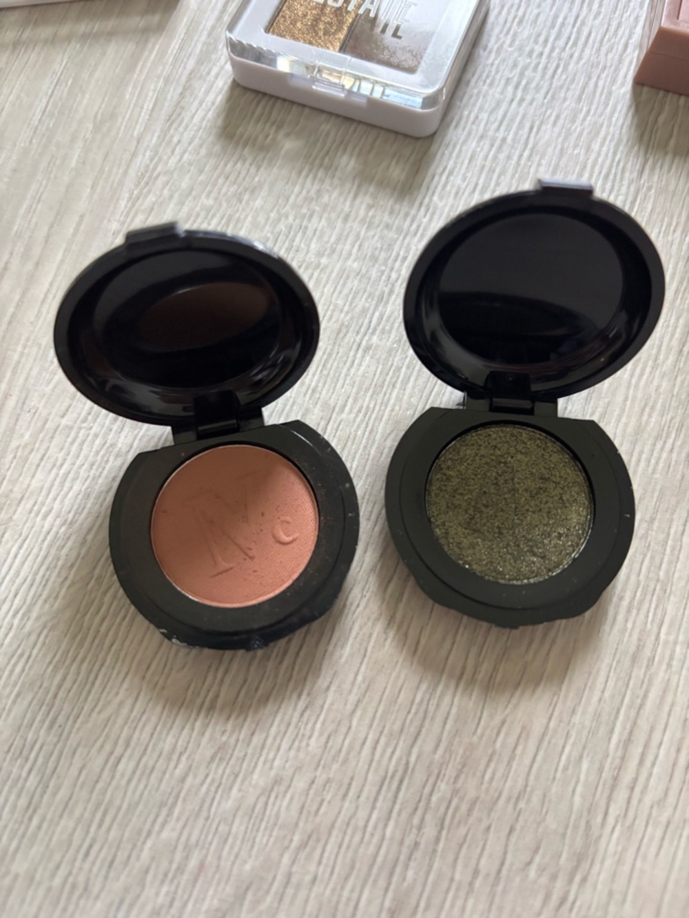 10 pc eyeshadow bundle - Picture 6 of 9